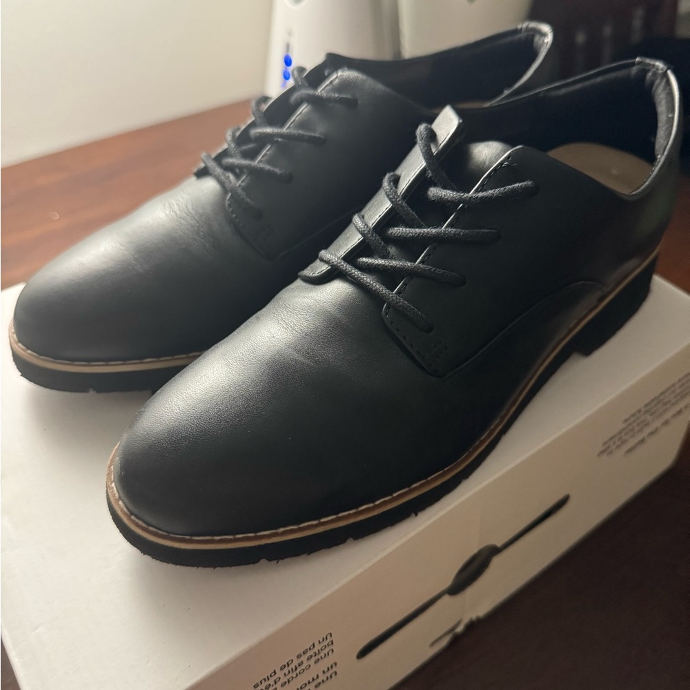 Classic Black Women's Dress Shoes from Aldo, brad new never worn